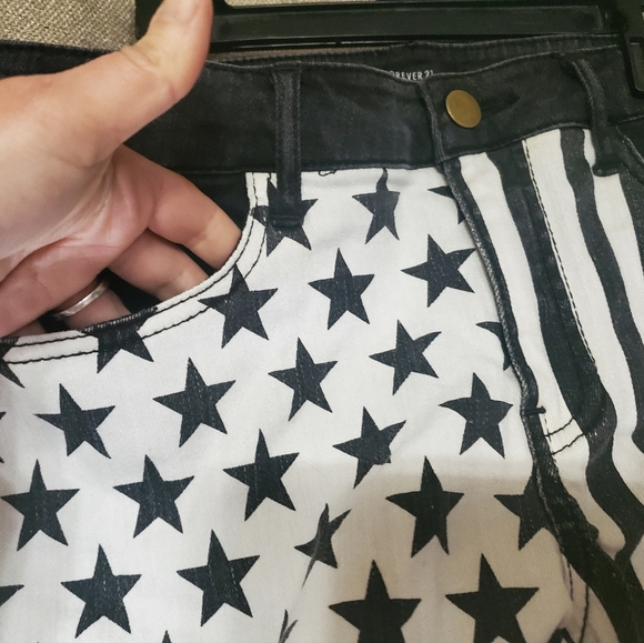 Americana stars and stripes black and white fringe shorts Forever 21 SZ 29 - Picture 2 of 6